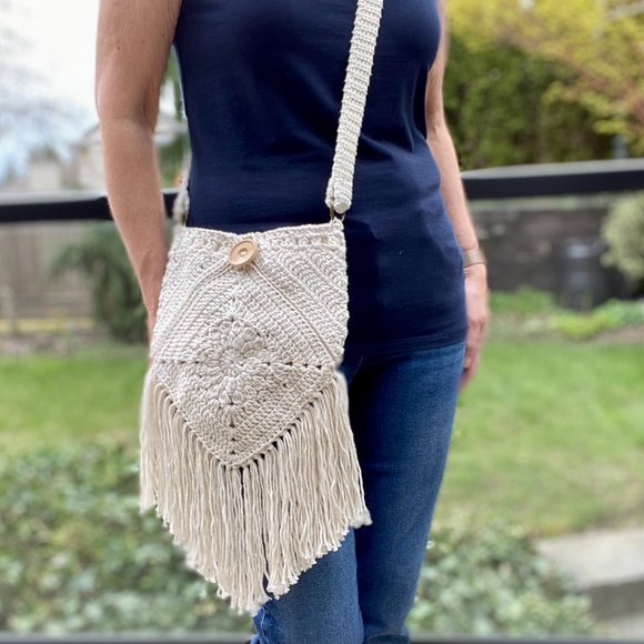 Crochet boho crossbody bag, fringed hippie purse, festival wear - Picture 1 of 8